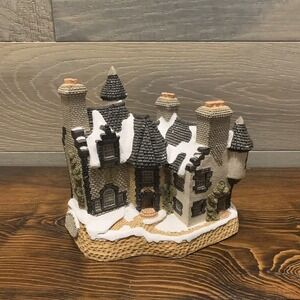 1988 David Winter Cottage "Christmas in Scotland & Hogmanay" Hand Made & Painted